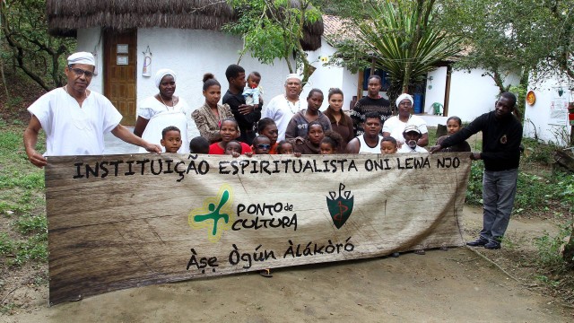 Moradores de quilombo, em Magé, celebram reconhecimento por entidade estadual