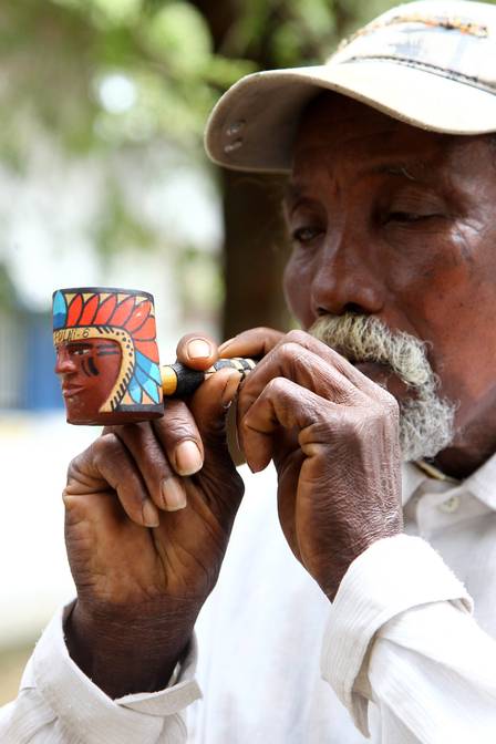 Ivanildo Gomes Neto, de 70 anos, é o morador mais antigo do quilombo