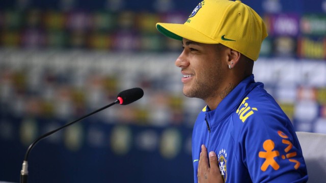 Neymar concedeu entrevista coletiva nesta terça-feira