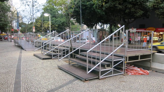 Estação provisória do BRT foi montada no Largo do Machado