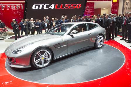 Ferrari GTC4Lusso apresentada no Salão de Genebra deste ano