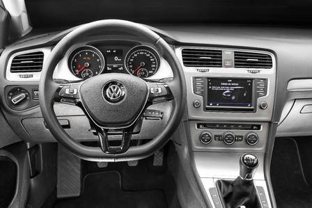 Interior do Volkswagen Golf 1.0