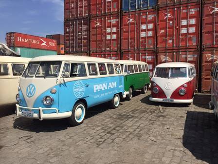 Kombis brasileiras e outros modelos da Volkswagen antigos fabricados no país são exportados de Santos para a Europa