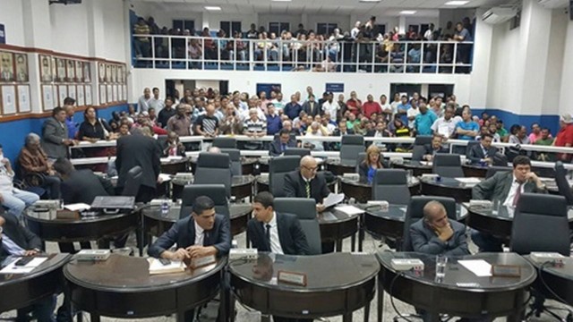 Câmara Municipal de Nova Iguaçu: vereadores se deram aumento de até 85%