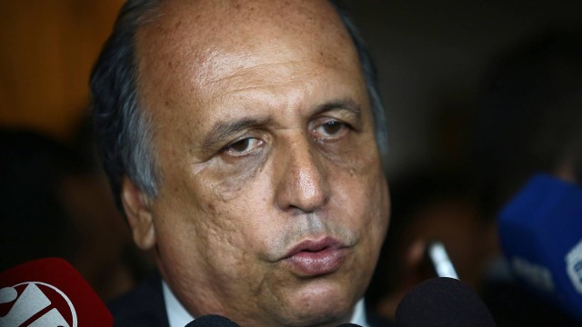 Governador Luiz Fernando Pezão terá de enfrentar pressão dos servidores para aprovar projetos na Alerj