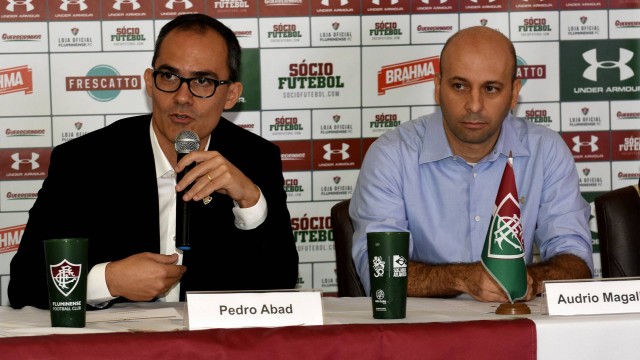 O presidente tricolor Pedro Abad e o gerente de marketing esportivo da Under Armour Audrio Magalhães no lançamento da parceria