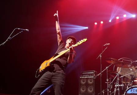 Rodrigo Santos vai tocar clássicos do rock nacional e internacional