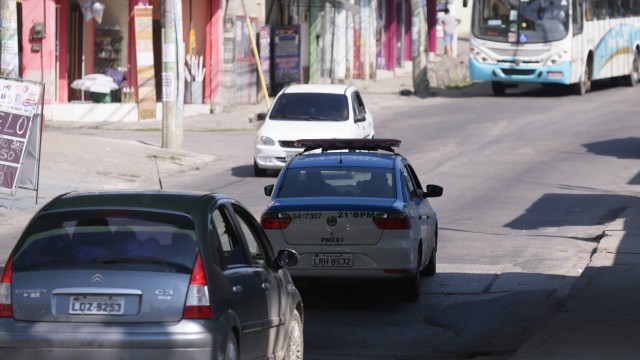 Em uma só noite de julho deste ano, a Rua Cândido Maia, no bairro Agostinho Porto, em São João de Meriti, Baixada Fluminense, teve 13 roubos de carros.