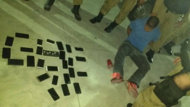 Guarda Municipal prende homem com 28 celulares