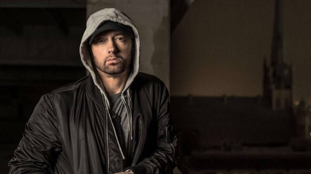 Equipe de Eminem diz que efeito dos shows não tem a intenção de simular tiros