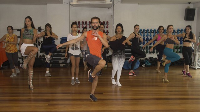 Espaços como a academia Velox Fitness (foto) e o Studio Samba Fit dão aulas do ritmo.