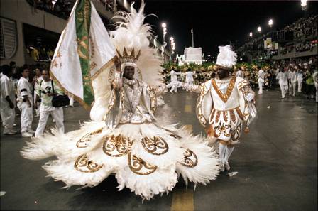 O histórico casal Maria Helena e Chiquinho no desfile campeão da Imperatriz, em 1994