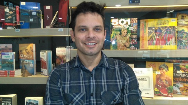 Rodrigo Lobo incentiva a leitura em diversos estados
