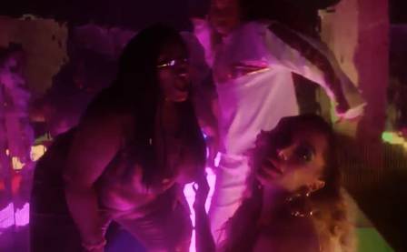 Jojo Todynho e Anitta no clipe de “Indecente”