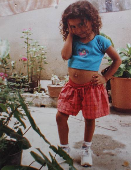 Anitta ainda criança na casa em que viveu até os 19 anos, em Honório Gurgel