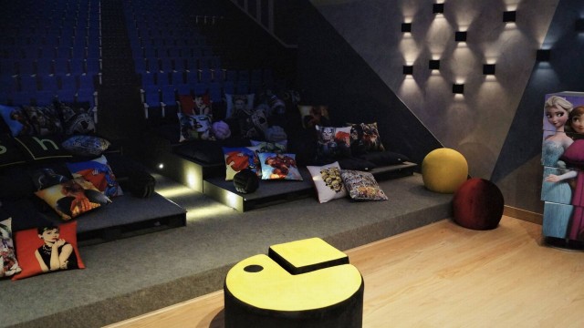 O espaço de cinema montado na “Morar mais por menos”
