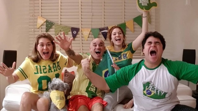 Ana Clara e Família Lima se desesperam em dia de jogo do Brasil