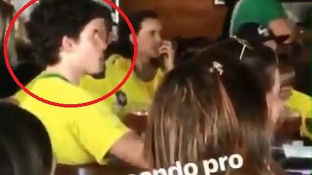 Shawn Mendes foi flagrado num bar na cidade de Goiânia