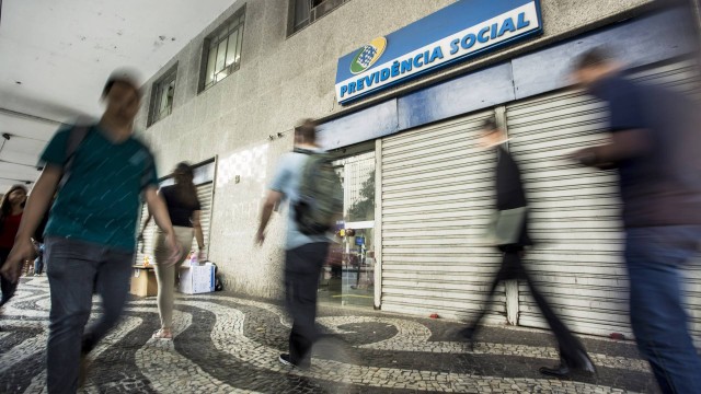 Sindicato faz pressão em Brasília para garantir antecipação do abono
