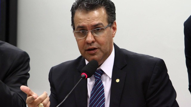 O relator da proposta, deputado Capitão Augusto, alterou o projeto original, transferindo a obrigação para seguradoras