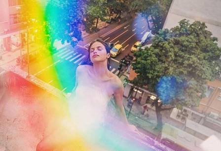Agatha Moreira posa nua para projeto artístico