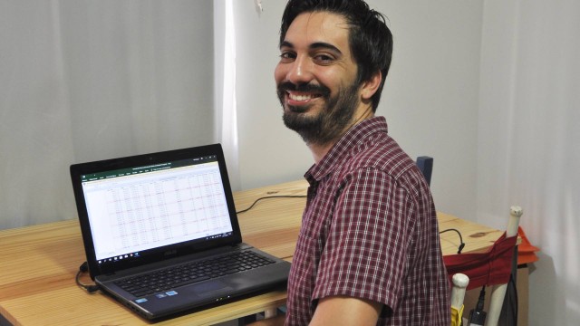O geofísico Yan Borges faz um planejamento financeiro no início do ano para alcançar suas metas