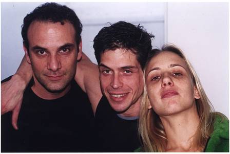 Rubens Caribé nos anso 90 com os atores Marco Ricca e Ana Kutner