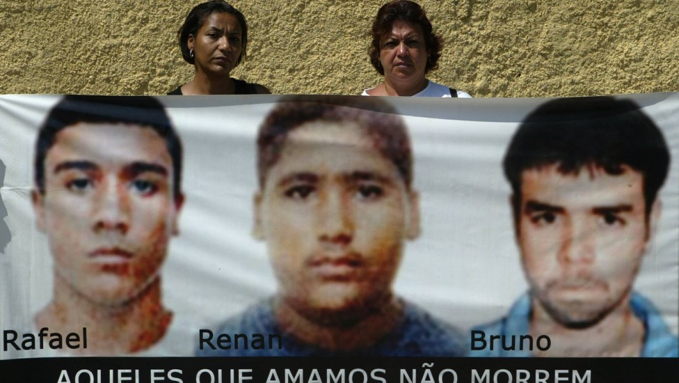 Mães de jovens mortos aguardam há 15 anos por Justiça
