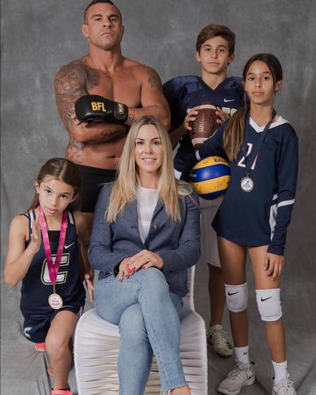 Joana Prado e Vitor Belfort com os filhos atletas