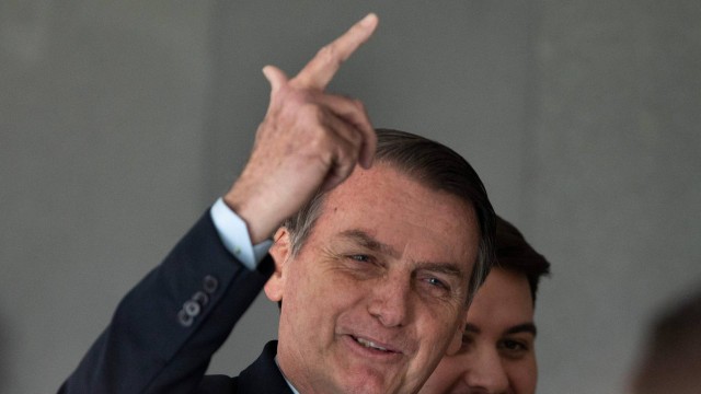 Bolsonaro avaliou a proposta de mudanças nas regras das Forças Armadas após voltar dos EUA