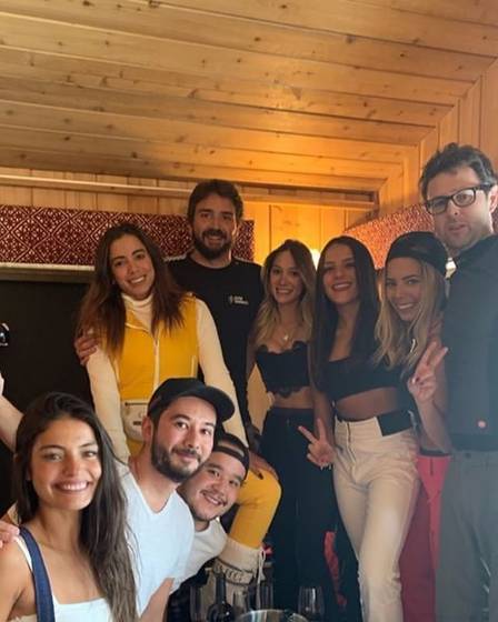 Anitta em Aspen com Otavio Barros e fãs