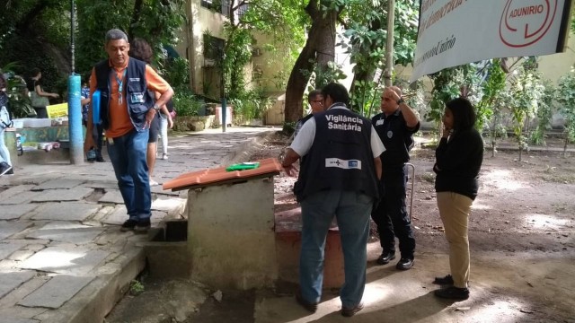 Técnicos da Vigilância Sanitária inspecionam cisternas na UniRio