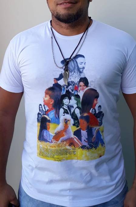O designer gráfico Roger Souza, de Salvador, usou a criatividade para criar a própria camisa com muitas referências