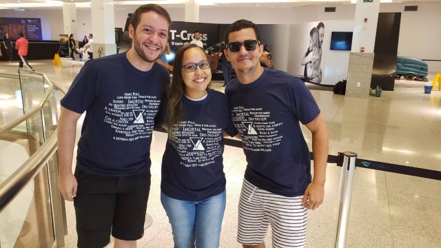 No Recife, a bióloga Mari Lins se juntou a outros dois amigos para confeccionar um uniforme