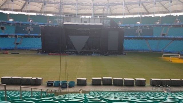 O palco da Arena Fonte Nova para receber o show de Sandy e Junior