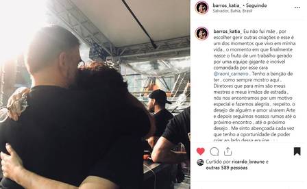 Kátia Barros se emociona abraçada a Raoni Carneiro