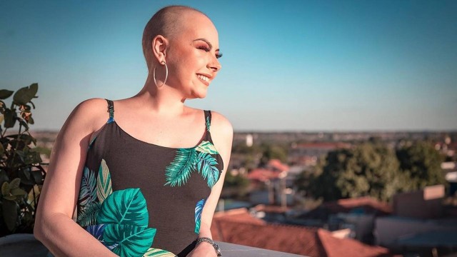 Com câncer de mama, Claudia Massolim ganhou uma motivação a mais contra a doença: após a última sessão de quimioterapia, teria o show dos...