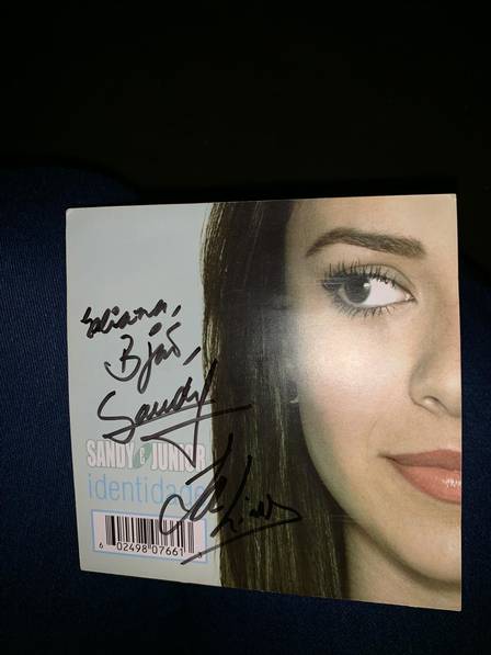 Sandy assinou o CD de Iliana