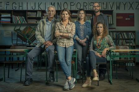 Paulo Gorgulho, Debora Bloch, Hermila Guedes, Silvio Guindane e Thalita Carauta são os professores de Segunda chamada, série da Globo com a O2