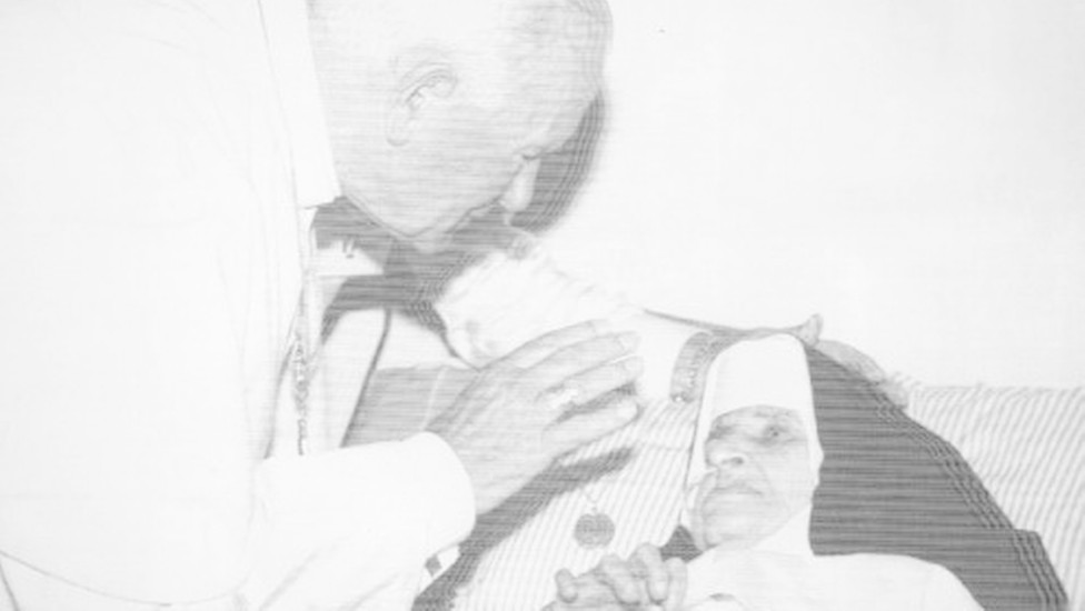 O Papa João Paulo II, em viagem pelo Brasil, visita Irmã Dulce em Salvador, em 1991