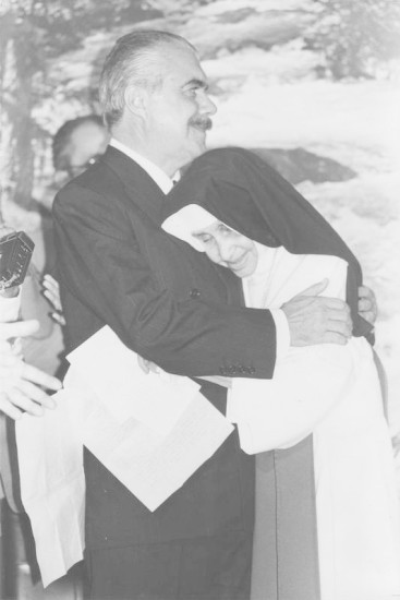 Irmã Dulce e José Sarney, que a indicou, em 1988, para o prêmio Nobel da Paz
