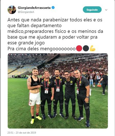 Arrascaeta mostra foto com os médicos do Flamengo após retorno meteórico