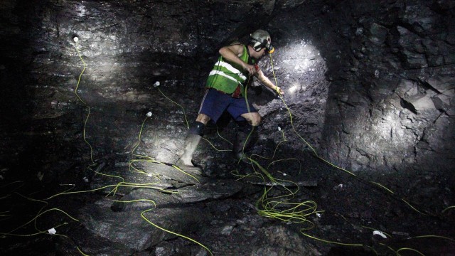 Trabalhadores que trabalham em subsolos de minerações têm direito a se aposentar com 15 anos de contribuição