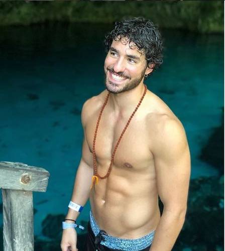 José Condessa, ator português de 22 anos: comparado a Cauã Reymond