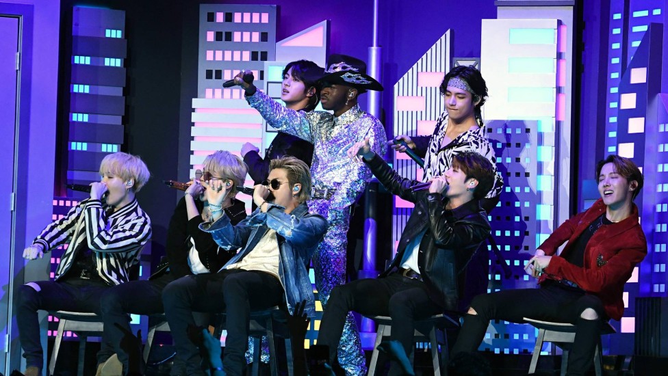 Suga, Jimin, Jin, RM, Lil Nas X, V, Jungkook e J-Hope no 62º Grammy Awards