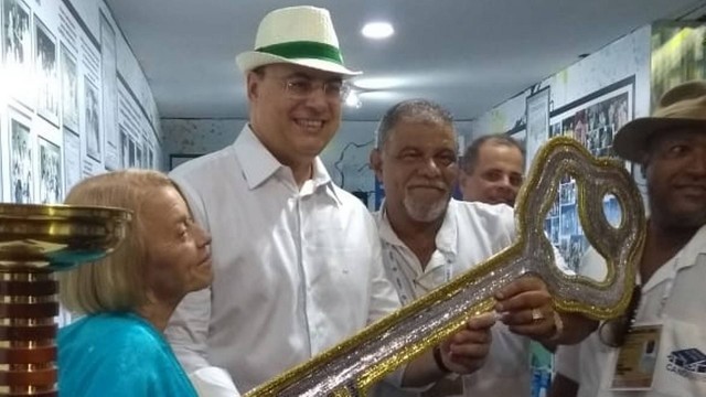 Governador inaugurou uma exposição em homenagem ao centenário de Candonga, ex-administrador do Sambódromo