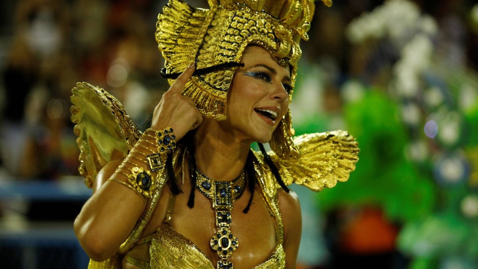 Paolla Oliveira foi uma das grandes estrelas da primeira noite de desfiles do Grupo Especial
