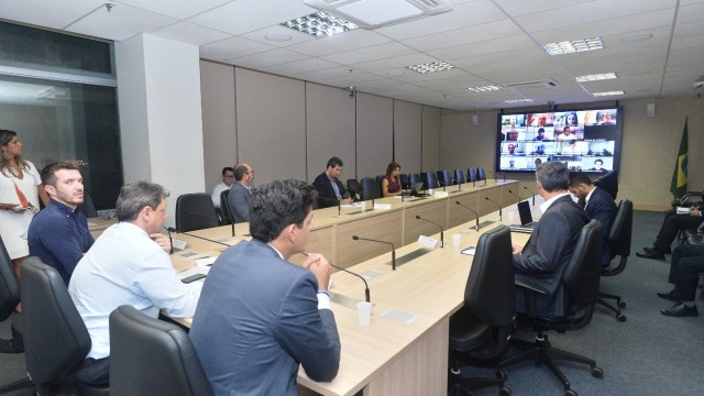Videoconferência entre o ministro Tarcísio Freitas e secretários de 22 estados e do DF