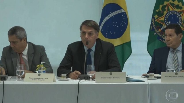 Gravação da reunião ministerial mostra que Bolsonaro defendeu o armamento da população