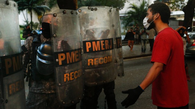 Manifestação no Palácio Guanabara